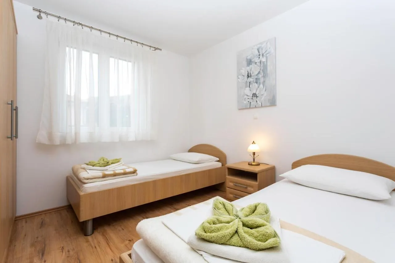 Apartments Mia Baška